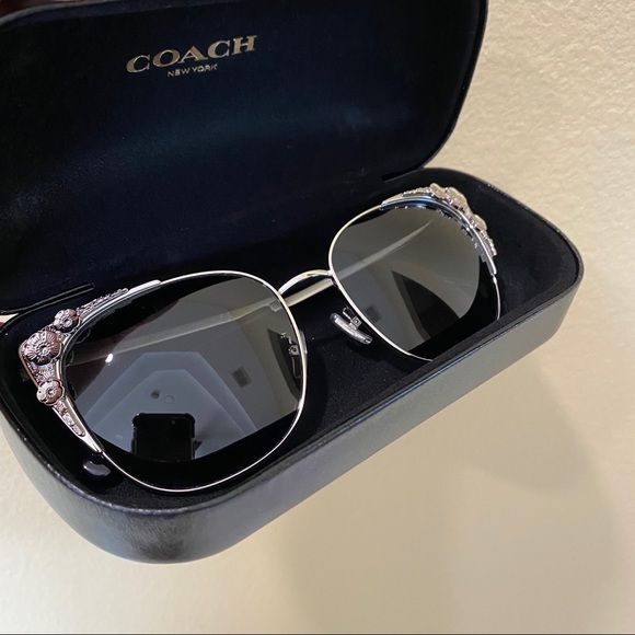 New coach 56mm cat eye sunglasses - Picture 2 of 14